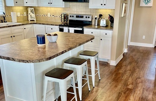 San Luis House | Newly renovated- Panoramic Ocean Views Seconds to the Beach - Sandy Feet Retreat
