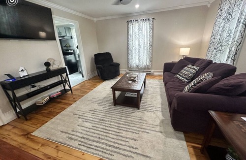 Mayville Apartment | Newly Renovated Parkside Apartment