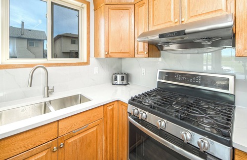 Calgary House | Newly renovated! Perfect location! BBQ! King bed!