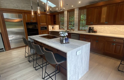 Cannon Beach House | Newly Renovated! Private hot-tub with easy beach access, 5 min walk to town!