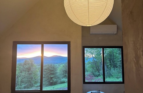 Hillsdale House | Newly renovated private 3 bedroom house on a dead end road.13 acres & 360 views