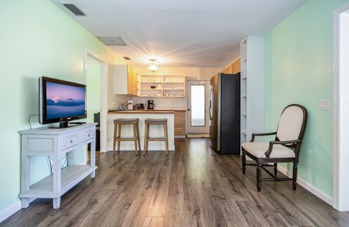 Rock Ridge House | Newly renovated! Quiet home in walkable neighborhood! 2 miles from ocean!