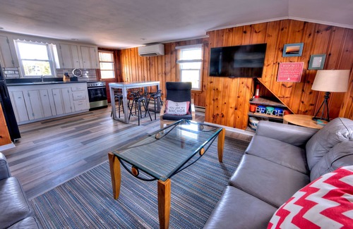 North Beach Apartment | Newly Renovated, Rustic Decor Surf City Apartment.