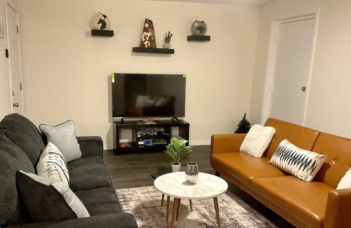 Brown and Stetson Business House | Newly renovated single story townhome/walk all of old town Scottsdale in minutes