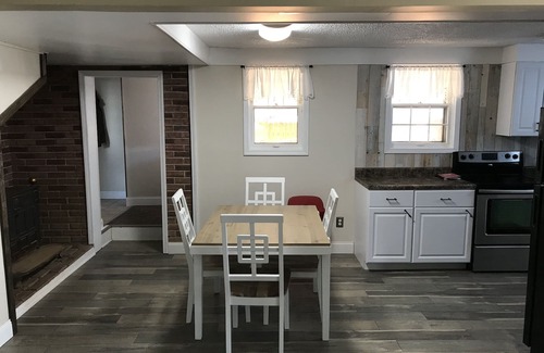 Alderson House | Newly renovated single country home near Greenbrier River
