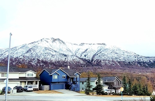 Eagle River House | Newly Renovated Space w/Lounge Area & Kitchenette
