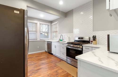 Oakley House | Newly renovated Spacious & Cozy 3Bd Home in Oakley