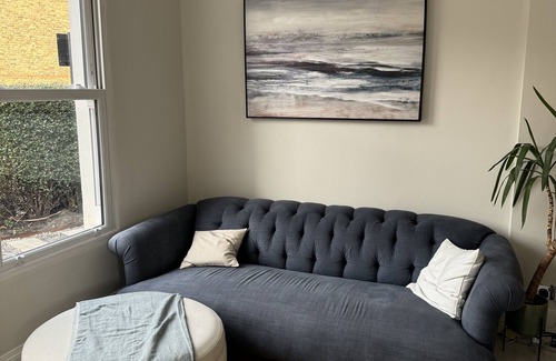 Streatham Hill Apartment | Newly renovated spacious maisonette with landscaped garden