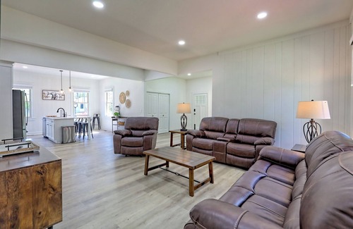 Clayton House | Newly Renovated & Spacious 4/3.5 Peaks Ridge @ Downtown Clayton - Pet Friendly!