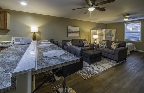 Hermitage Apartment | Newly renovated studio apartment! Close to Buhl Park and Shenago Reservoir Lake