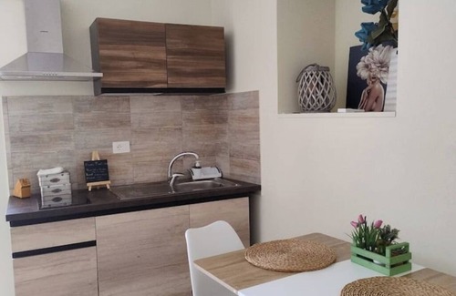 Pizzo Apartment | Newly renovated studio apartment in Old Alley
