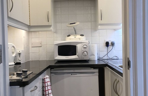 Campden Apartment | Newly Renovated Studio Notting Hill/Kensington, Wifi and near Hyde Park