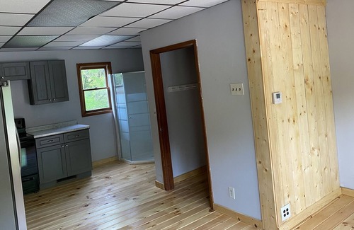 Walworth Apartment | Newly renovated studio!