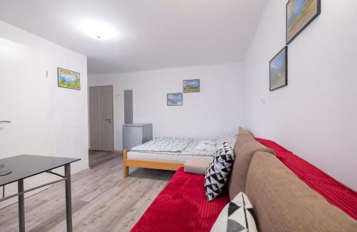 Ljubljana Apartment | Newly renovated Studio with Air Conditioner & FREE Parking