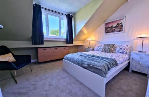 Sheffield House | Newly renovated stylish, 4 bedroom home from home