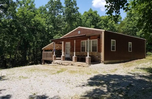 Deepwater Cabin | Newly Renovated Super Clean Cabin on Truman Lake Warsaw, Clinton, Bucksaw.
