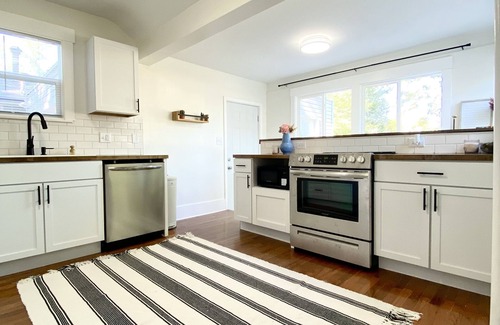 Lincoln House | Newly Renovated Three Bedroom Home in Central Lincoln!