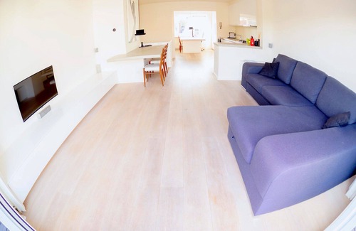 De Weteringschans Apartment | Newly renovated top floor apartment in a quiet street of the historic centre.