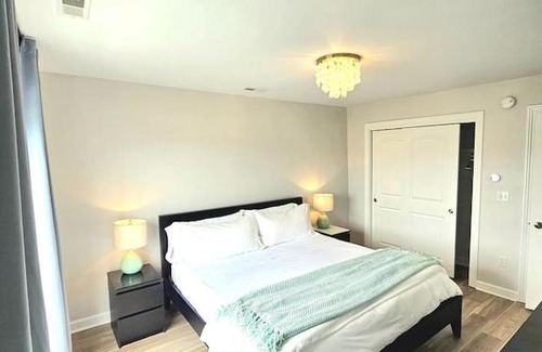 New Buffalo Apartment | Newly Renovated Townhome located in town - walk to beach, train, & restaurants!
