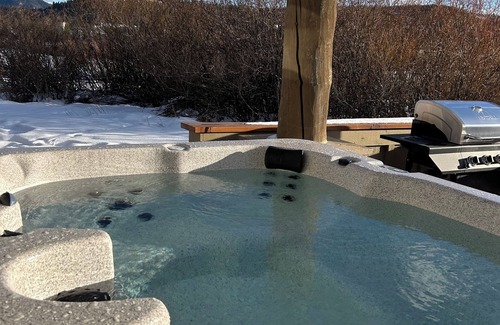Cascade Highlands House | Newly renovated townhome near Town Ctr. Lone Peak views, rec room, new hot tub.