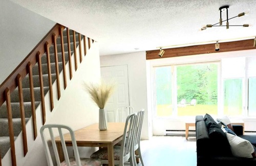 Conway House | Newly renovated townhouse with tennis court and pool.