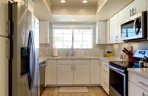 Palm Springs Condo | Newly Renovated Tropical Paradise In Palm Springs