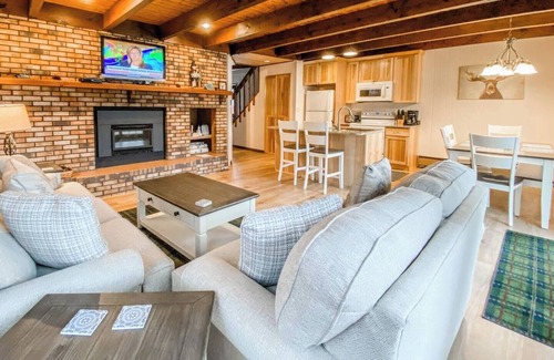 Bessemer Apartment | Newly renovated Trailside Duplex