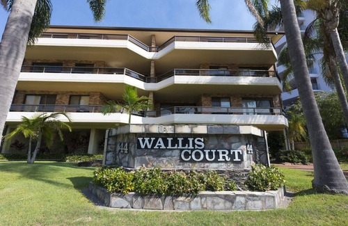 Forster Apartment | Newly Renovated Unit near Forster Main Beach!