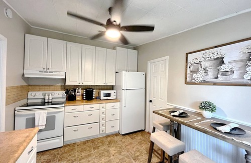 Alexandria Bay House | Newly Renovated Bright & Cozy Retreat