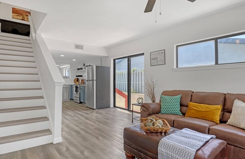 Cape Caneveral Beach Gardens House | Newly Renovated Luxury Stay - Space Home By Beach & Port
