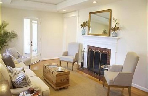 Charlottesville House | Newly Renovated White Brick Ranch-Minutes to UVA