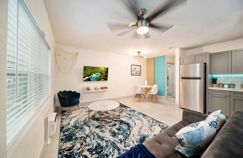 Victoria Park Apartment | Newly Renovated Coastal 1-Bedroom Near the Beach in Las Olas