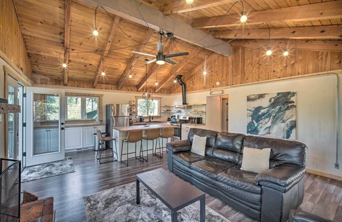 Arrowhead Villas Cabin | Newly Renovated Lake Arrowhead Cabin w/Deck!