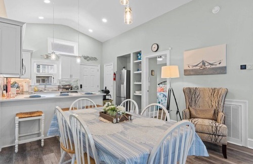 Ocean Isle Beach House | Newly Renovated 4-bedroom house with AC, WiFi in delightful Ocean Isle Beach