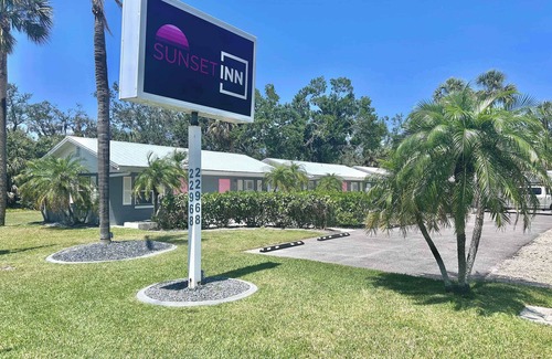 Charlotte Harbor Apartment | Newly Renovated Charlotte Harbor - Sunset Inn #1