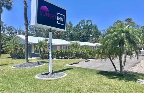 Charlotte Harbor Apartment | Newly Renovated Charlotte Harbor - Sunset Inn #4