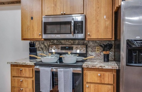 San Bernardino House | Newly Renovated Home | Spacious | Close 2 Hospital