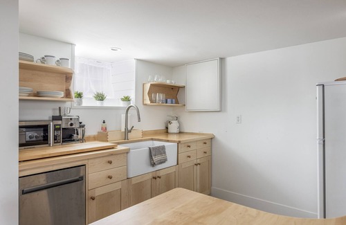 Willard Apartment | Newly Renovated Apartment in Willard Square Area of South Portland, Maine.