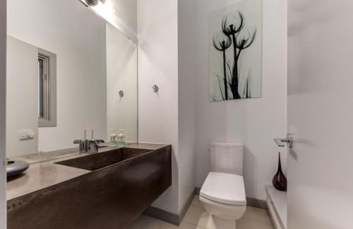 Hillhurst House | Newly Renovated Vacation Home w/Hot Tub & Garage