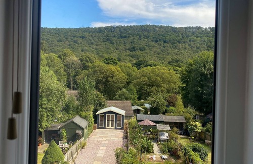 Grindleford House | Newly renovated village cottage with stunning countryside views
