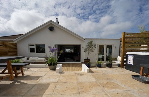 Porthtowan House | Newly Renovated Villa Walking Distance To Blue Flag Porthtowan Beach