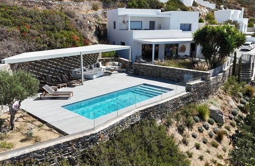 Mikri Vigla Villa | Newly renovated villa 5 minutes walk from the most beautiful beach in Naxos, Greece