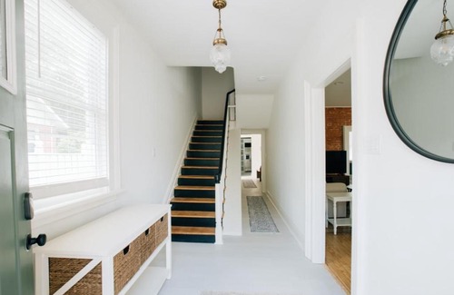 Mount Joy House | Newly Renovated Vintage Inspired Large 4 BR Home