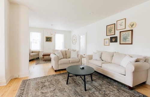 Mount Joy House | Newly Renovated Vintage Inspired Large 4 BR Home