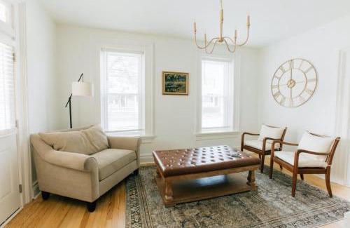 Mount Joy House | Newly Renovated Vintage Inspired Large 4 BR Home