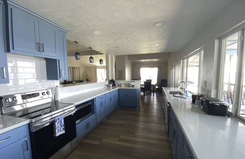 West Livingston House | Newly Renovated w/Beautiful Private Pool