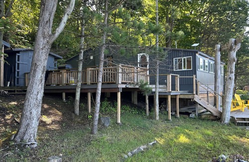 Georgian Bay Cottage | Newly Renovated Waterfront Cottage on Lake Inlet on Honey Harbour!