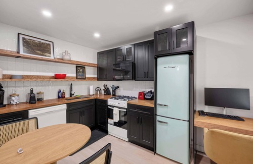 Ann Arbor House | Newly Renovated West-Side 1BR/1BA!