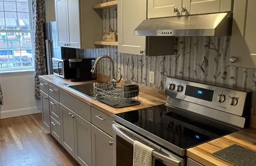 Ellsworth Apartment | Newly renovated1 Bedroom 1 Bath in the Heart of Downtown Ellsworth.