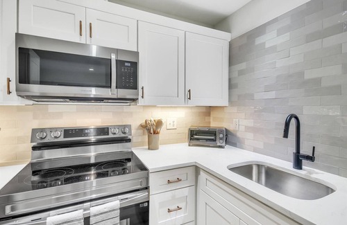 Diamondhead Condo | Newly renovated1st floor condo located directly on the Diamondhead Golf Course!
